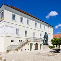 Nowe Miasto nad Metują