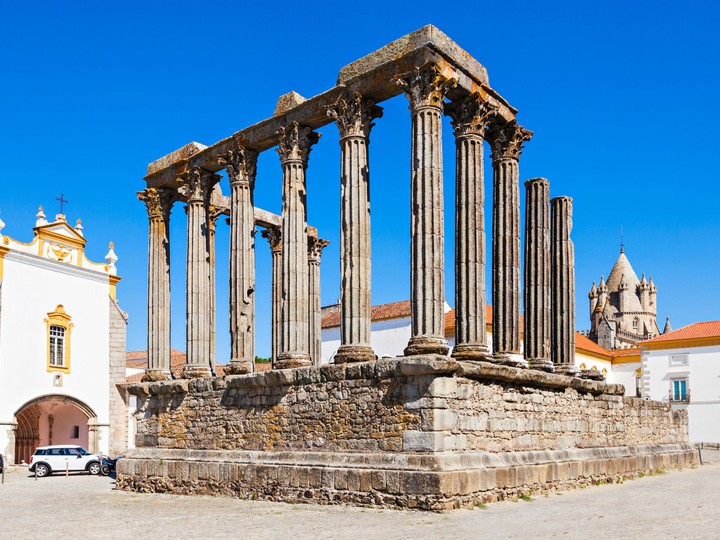 Evora